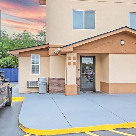 Super 8 By Wyndham Augusta Ft Eisenhower Area Экстерьер фото