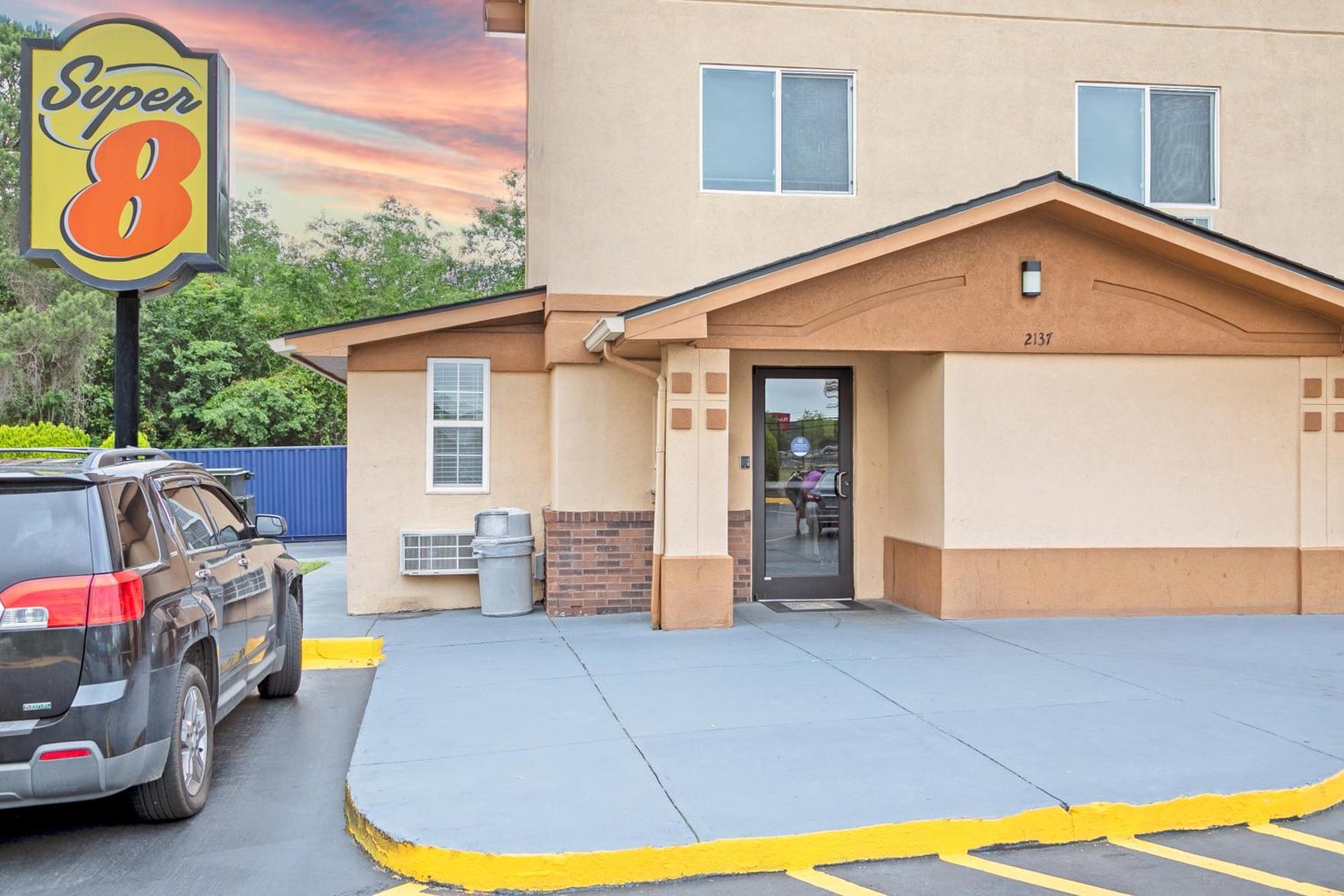 Super 8 By Wyndham Augusta Ft Eisenhower Area Экстерьер фото